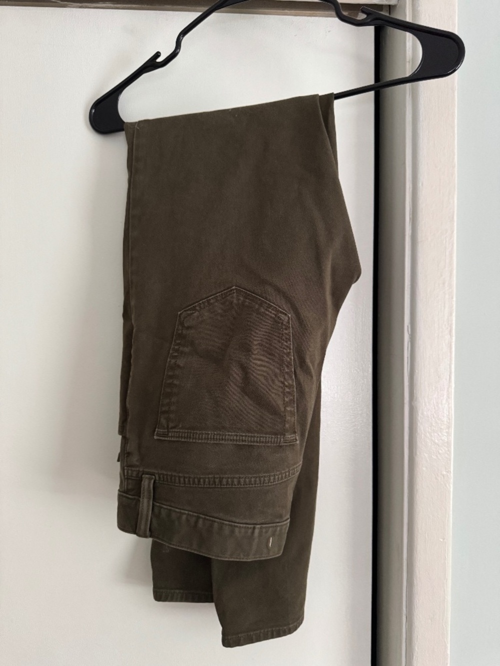 DU/ER dark green chinos